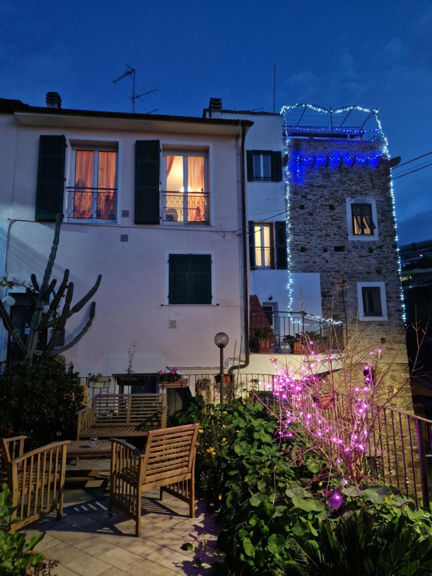 La Torretta Di Piero Con Terrazzi E Parcheggio Privato Citra Zero Zero Ottanta 31Lst0282 Apartment Imperia Exterior photo